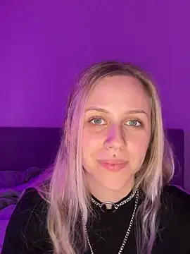 lunawolf21 online show from 15, 2, 2025