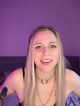 lunawolf21 online show from 23, 2, 2025