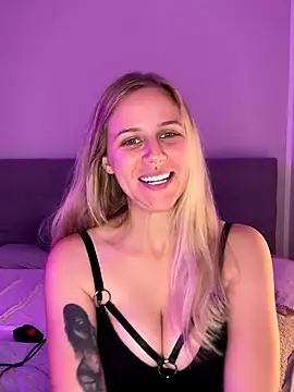 lunawolf21 online show from 24, 10, 2025