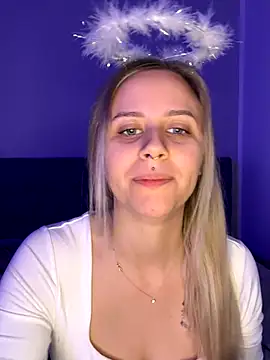 lunawolf21 online show from 4, 12, 2025