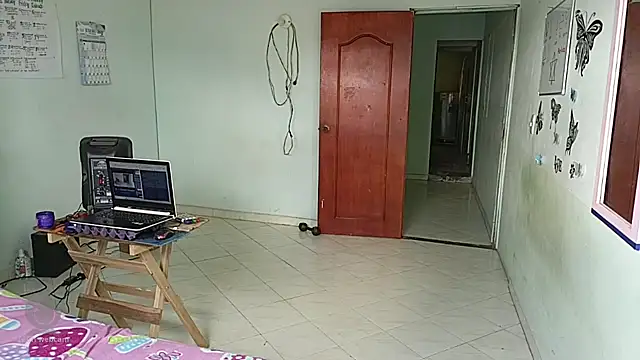 luxandracon23 online show from 24, 2, 2025