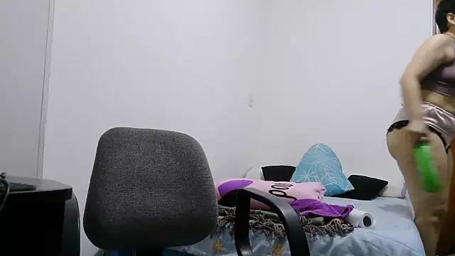 Snapshot of luxandracon23 chatting on 11, 2, 2026 luxandracon23 online show from 11, 2, 2026