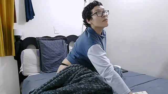 Snapshot of luxandracon23 chatting on 19, 3, 2026 luxandracon23 online show from 19, 3, 2026