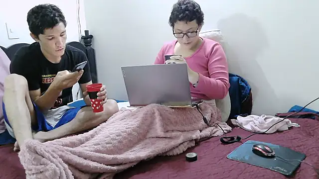 Snapshot of luxandracon23 chatting on 14, 4, 2026 luxandracon23 online show from 14, 4, 2026