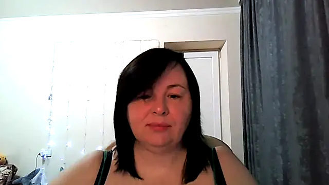 EmiliaLooo online show from 10, 3, 2026