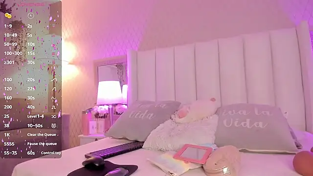 SophiaSmiiths  online show from 11, 2, 2025