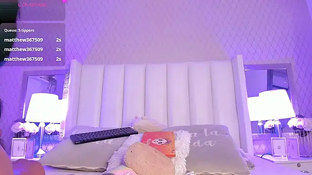 SophiaSmiiths  online show from 26, 2, 2025