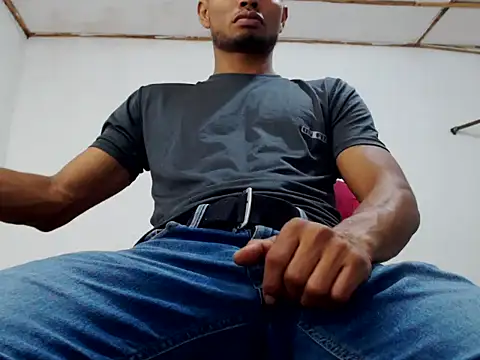 Snapshot of fernandez_latinblackk chatting on 5, 1, 2025 fernandez latinblackk online show from 5, 1, 2025