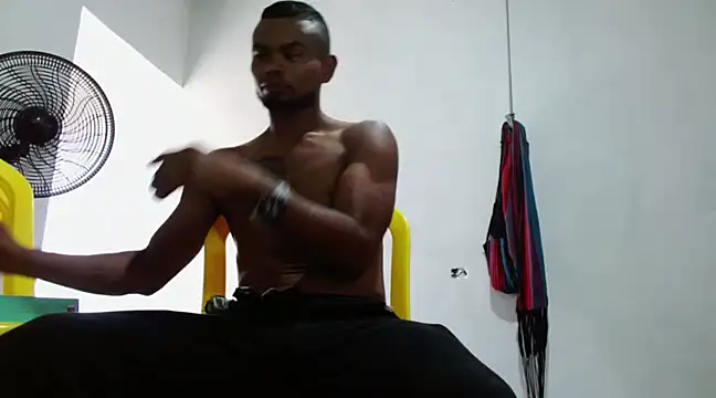 Snapshot of fernandez_latinblackk chatting on 9, 3, 2025 fernandez latinblackk online show from 9, 3, 2025