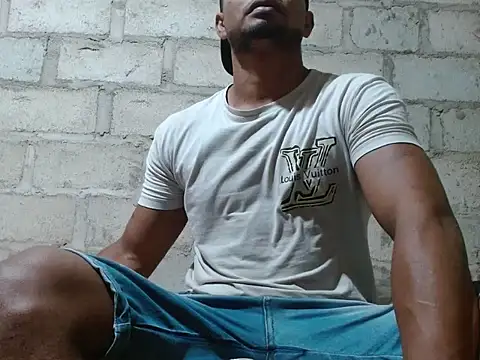 Snapshot of fernandez_latinblackk chatting on 31, 10, 2025 fernandez latinblackk online show from 31, 10, 2025