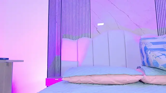 Sofia martiin online show from 15, 4, 2026