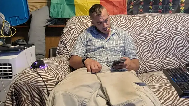 Snapshot of ScubaStevex chatting on 6, 7, 2026 ScubaStevex online show from 6, 7, 2026