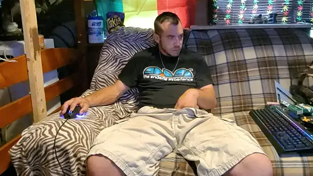 Snapshot of ScubaStevex chatting on 28, 7, 2026 ScubaStevex online show from 28, 7, 2026
