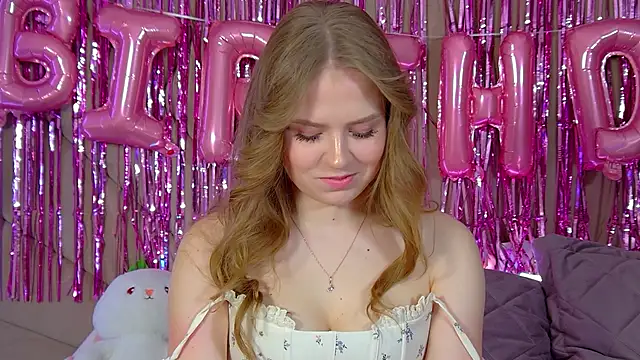 Snapshot of SelinSwarovski chatting on 5, 2, 2026 SelinSwarovski online show from 5, 2, 2026