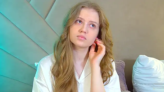 Snapshot of SelinSwarovski chatting on 3, 4, 2026 SelinSwarovski online show from 3, 4, 2026