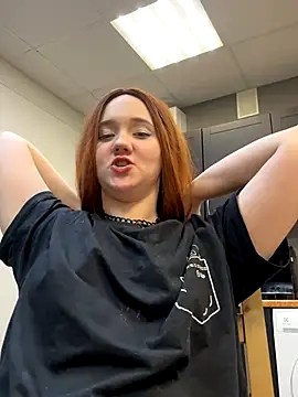 Snapshot of BritneyBurns chatting on 4, 12, 2024 BritneyBurns online show from 4, 12, 2024