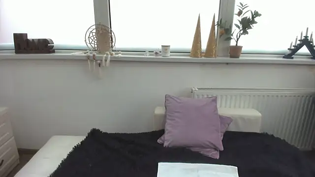 Arya Shinex online show from 17, 2, 2025