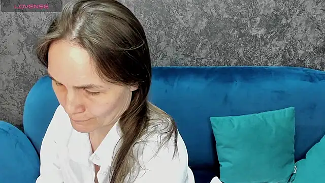 Lillian White online show from 10, 3, 2025