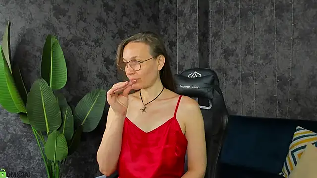 Snapshot of Lillian_White chatting on 21, 6, 2026 Lillian White online show from 21, 6, 2026