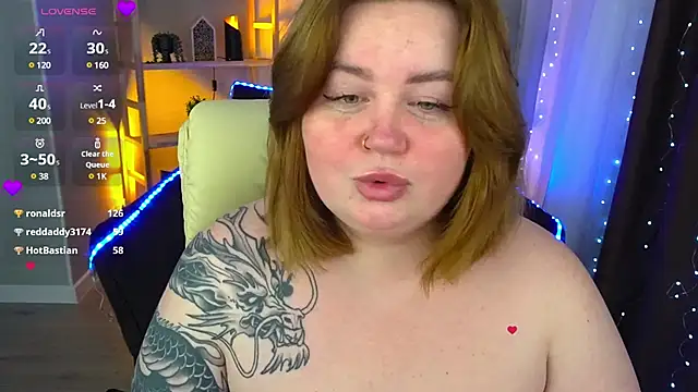 ZaraReignn online show from 4, 1, 2025