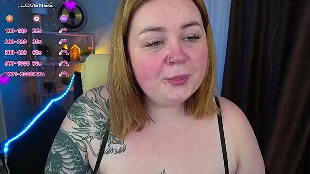 ZaraReignn online show from 6, 3, 2025