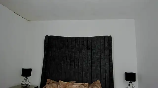 NataGarcia online show from 4, 12, 2025