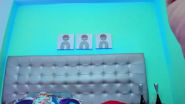 selena castillo online show from 12, 2, 2025