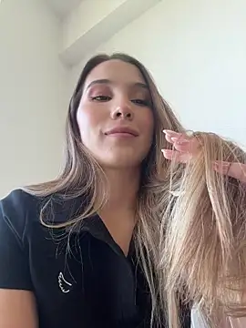 SophieRaily  online show from 28, 10, 2025