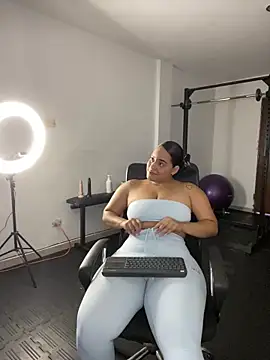 Snapshot of Violetrousse chatting on 14, 9, 2025 Violetrousse online show from 14, 9, 2025