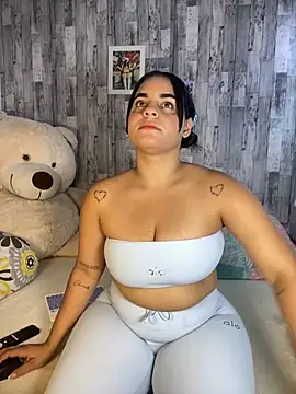 Snapshot of Violetrousse chatting on 2, 11, 2025 Violetrousse online show from 2, 11, 2025