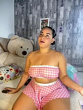 Snapshot of Violetrousse chatting on 4, 11, 2025 Violetrousse online show from 4, 11, 2025