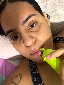 Snapshot of Violetrousse chatting on 28, 11, 2025 Violetrousse online show from 28, 11, 2025