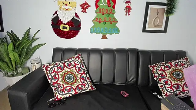 Mia petite01 online show from 21, 12, 2025