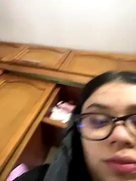 alissonfernandez  online show from 5, 12, 2025