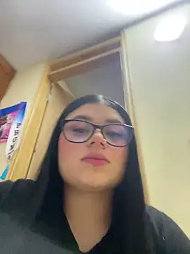 alissonfernandez  online show from 18, 12, 2025