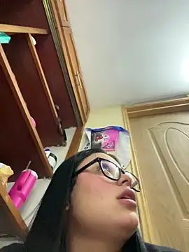 Snapshot of alissonfernandez_ chatting on 6, 2, 2026 alissonfernandez online show from 6, 2, 2026