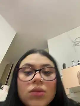 Snapshot of alissonfernandez_ chatting on 21, 6, 2026 alissonfernandez online show from 21, 6, 2026