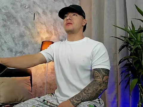 boyc022  online show from 18, 9, 2025