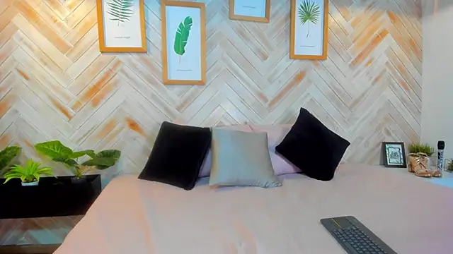 AniiRose online show from 12, 2, 2025