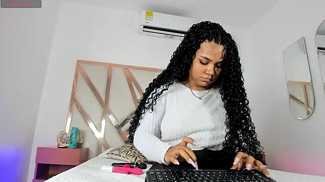 Carolina Evanss online show from 21, 3, 2025