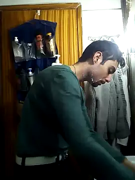 Snapshot of Raze_Elusive chatting on 10, 12, 2024 Raze Elusive online show from 10, 12, 2024