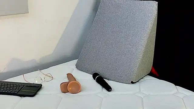 cutehanna1 online show from 7, 10, 2025