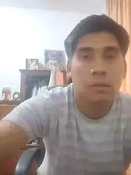 estudiante69 online show from 12, 12, 2024