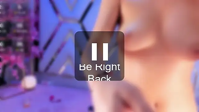 Snapshot of Parismorelli1 chatting on 4, 3, 2025 Parismorelli1 online show from 4, 3, 2025