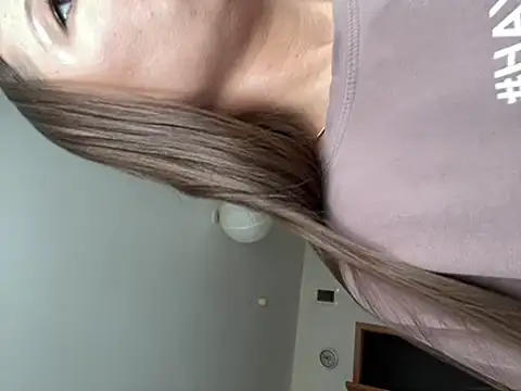 MiraMiss online show from 18, 3, 2025