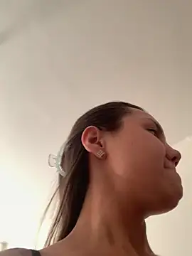 MiraMiss online show from 12, 3, 2026