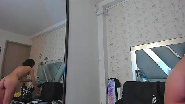 Snapshot of Queenjenn__ chatting on 10, 12, 2024 Queenjenn   online show from 10, 12, 2024