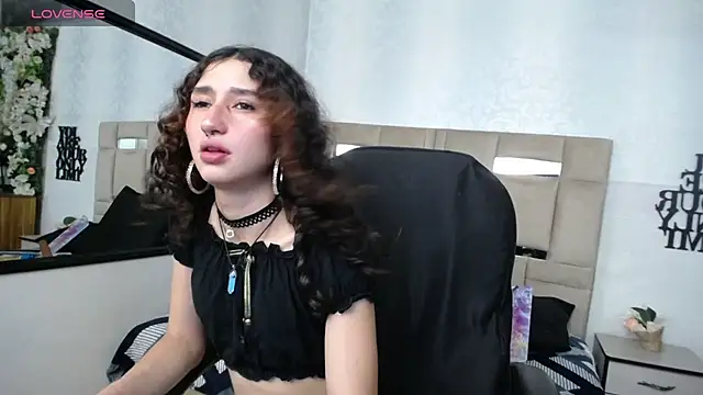 Snapshot of Queenjenn__ chatting on 15, 1, 2025 Queenjenn   online show from 15, 1, 2025