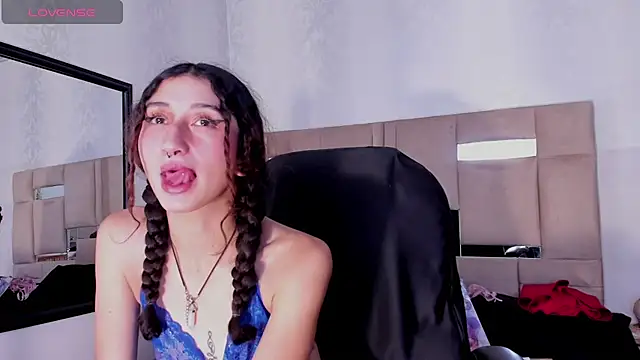 Snapshot of Queenjenn__ chatting on 21, 1, 2025 Queenjenn   online show from 21, 1, 2025