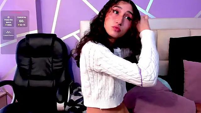 Snapshot of Queenjenn__ chatting on 3, 2, 2025 Queenjenn   online show from 3, 2, 2025